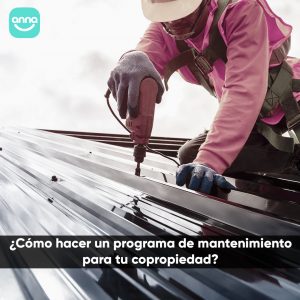 hombre reparando techo